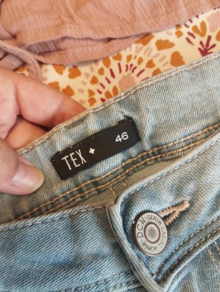 Shorts vaqueros y top rosa palo
