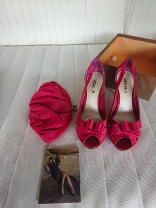 Conjunto bolso y zapatos fiesta MENBUR fucsia