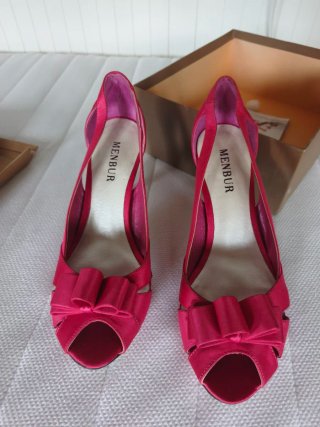 Conjunto bolso y zapatos fiesta MENBUR fucsia