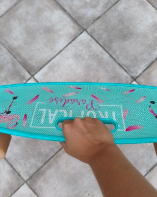 Skate turquesa con agarre central