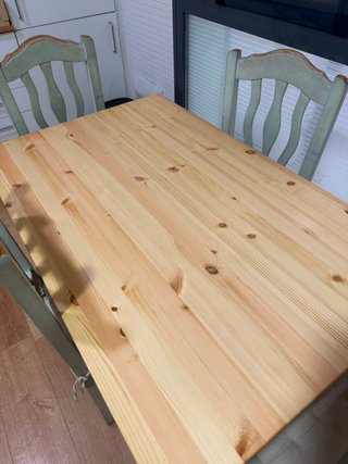 Mesa y 4 Sillas Comedor