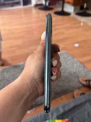 iPhone 11 Pro Max con protectores