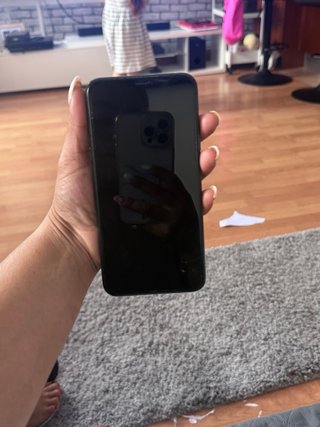 iPhone 11 Pro Max con protectores