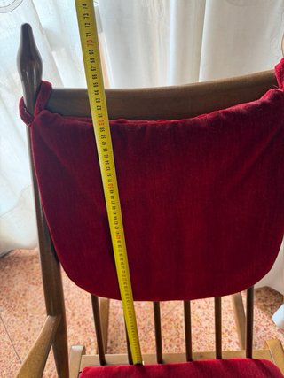 2 Mecedoras de diseño de madera maciza, vintage