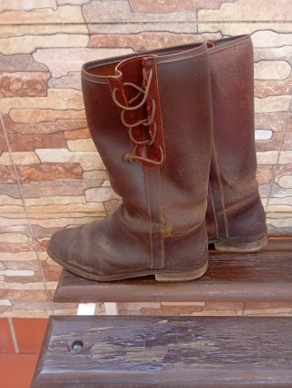 Botas camperas de cuero