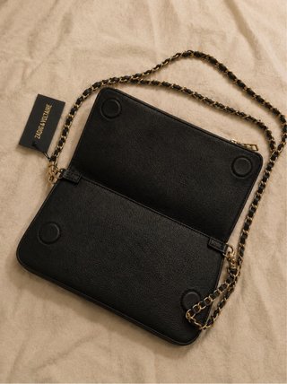 Bolso negro Zadig & Voltaire.