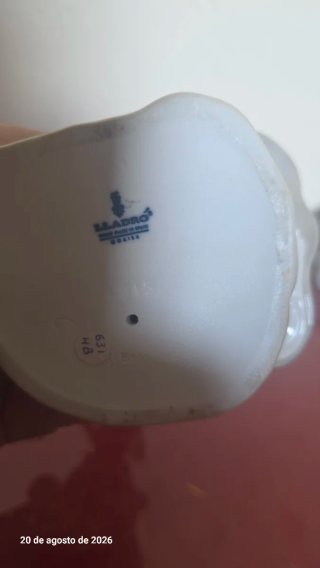 Figura porcelana Lladro niña paloma