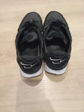 Nike Fontanka Waffle React Negro/Blanco