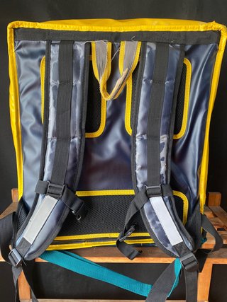 Bolso de reparto Glovo amarillo
