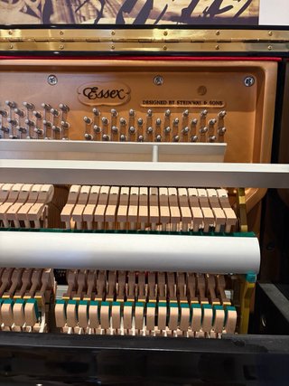 Piano Essex EUP 116 *Impecable*