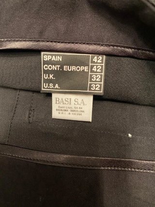 Traje Armand Basi Chaqueta y Falda Negro