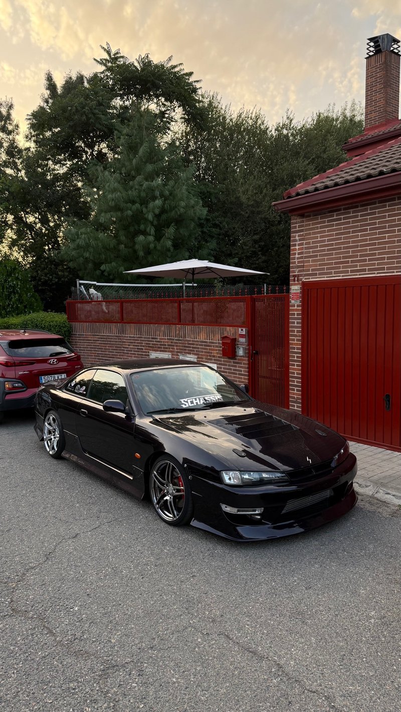 Nissan 200SX con pegatina B - foto 1