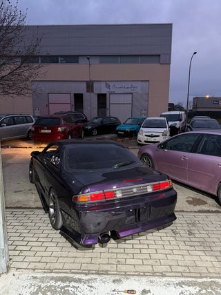 Nissan 200SX con pegatina B