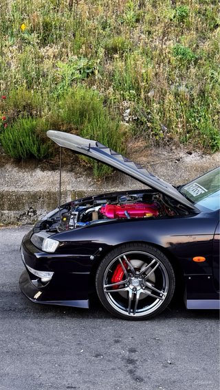 Nissan 200SX con pegatina B