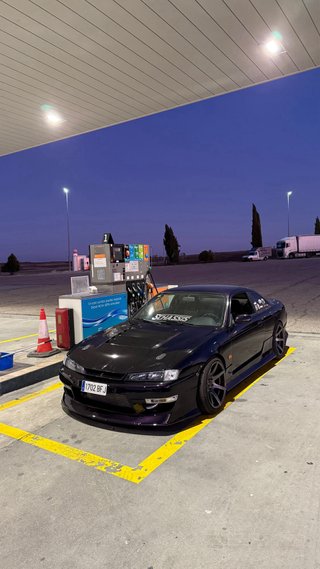Nissan 200SX con pegatina B