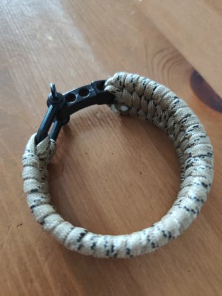 Lote de 2 pulseras cuero y metal