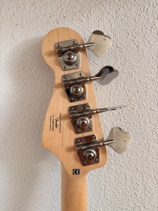 Squier Jazz Bass + Fender Rumble 15