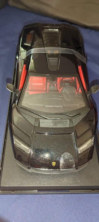 Maisto Lamborghini Countach Special Edition 1:18