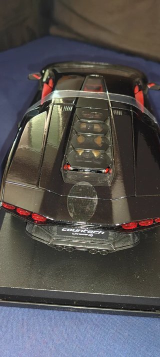 Maisto Lamborghini Countach Special Edition 1:18