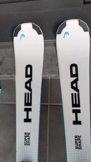 Esquís Head Supershape JRS 120 + Fijaciones 7.5 GW