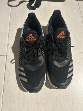 Zapatillas Adidas Negras y gris
