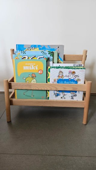 Expositor de libros infantil madera FLISAT de IKEA