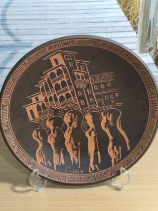 Plato de cerámica decorativo Cuenca