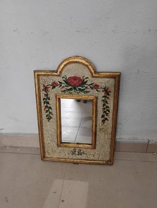 Espejo antiguo decorado floral dorado