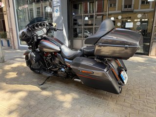 Harley Davidson Street Glide CVO Gris/Rojo