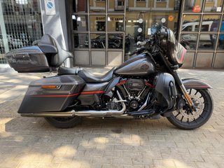 Harley Davidson Street Glide CVO Gris/Rojo