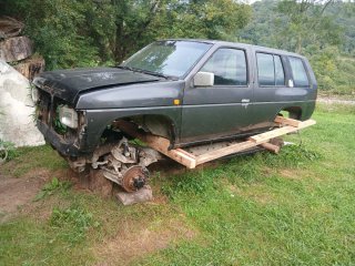 Nissan Terrano 1