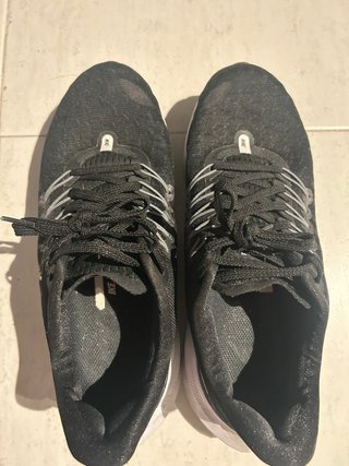 Zapatillas Nike Negras y Blancas