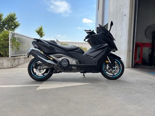 Kymco AK 550 Maxi Scooter Negra/Gris