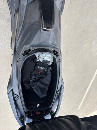 Kymco AK 550 Maxi Scooter Negra/Gris