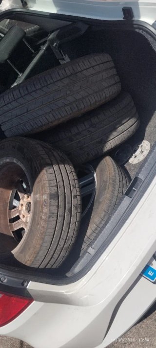 4 Llantas con numatecos marca   Kumho 205/55R16 91