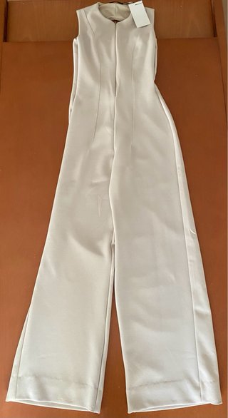 Mono Zara crema pierna ancha espalda abierta