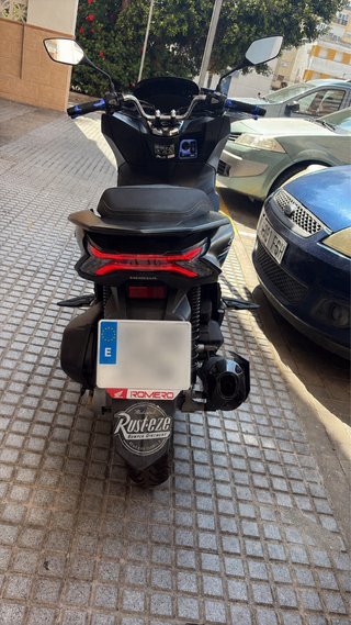 Honda PCX 125cc Scooter Negra
