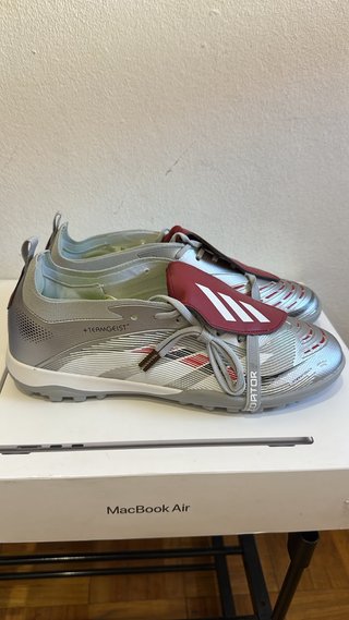 Adidas Predator TF Talla 41 Plata Rojo