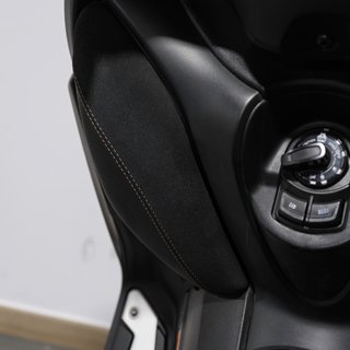 Yamaha XMAX 300 Tech MAX gris/dorado