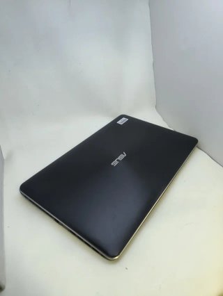 Portátil Asus 17 R752l