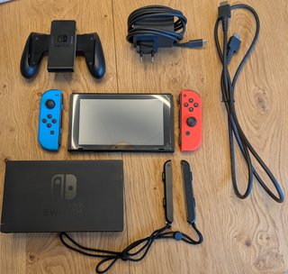 Nintendo Switch 32GB Azul/Rojo Neon + Accesorios