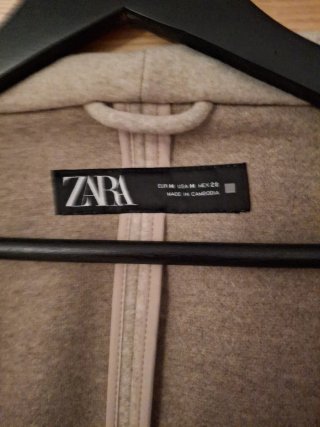 Abrigo Zara Beige con Cinturón