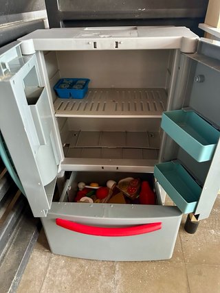 Conjunto Cocinita, Nevera, Mesa y Sillas