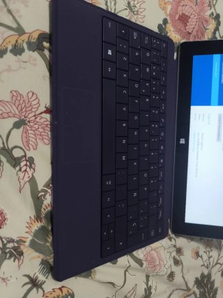 Microsoft Surface 2 + Teclado Original + cargador