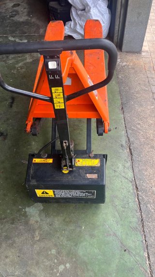 Transpaleta eléctrica tijera 1500 kg