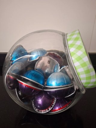 Cafetera Nespresso Vertuo Next. Regalo de cápsulas