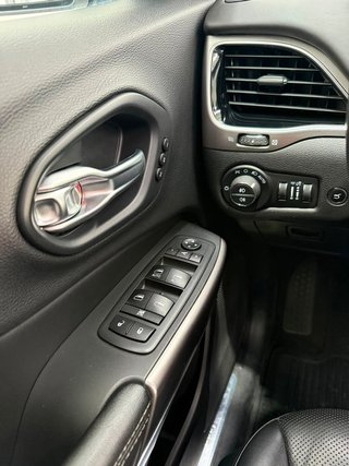 Jeep Cherokee 2.2 CRD Overland AWD 9AT 143 kW (195 CV)