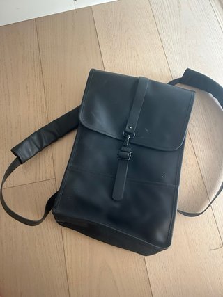 Mochila Rains Piel Negra