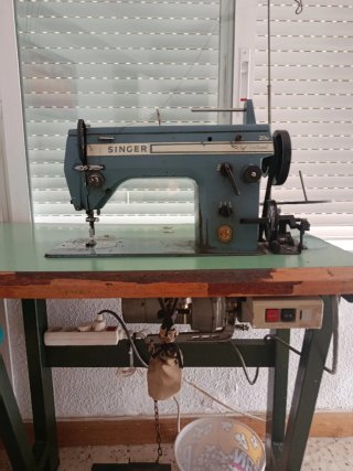 Máquina de coser Singer industrial plana