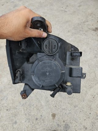 Faro Izquierdo Berlingo 2000